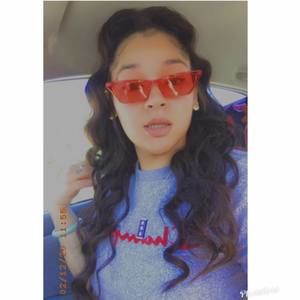 Meet your Posher, Alivia